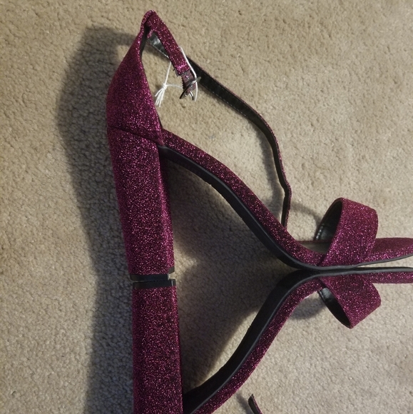 Never worn beautiful pink Sandals 8 - Picture 1 of 4